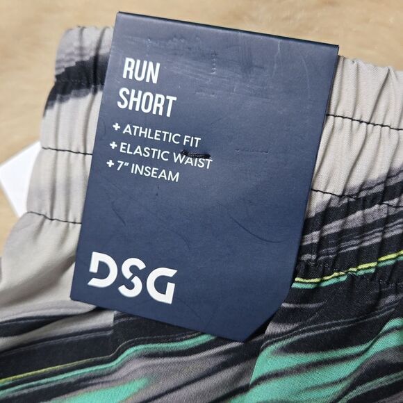 DSG 7" RUN SHORT SHORTS, SIZE LARGE - NEW - Picture 7 of 9